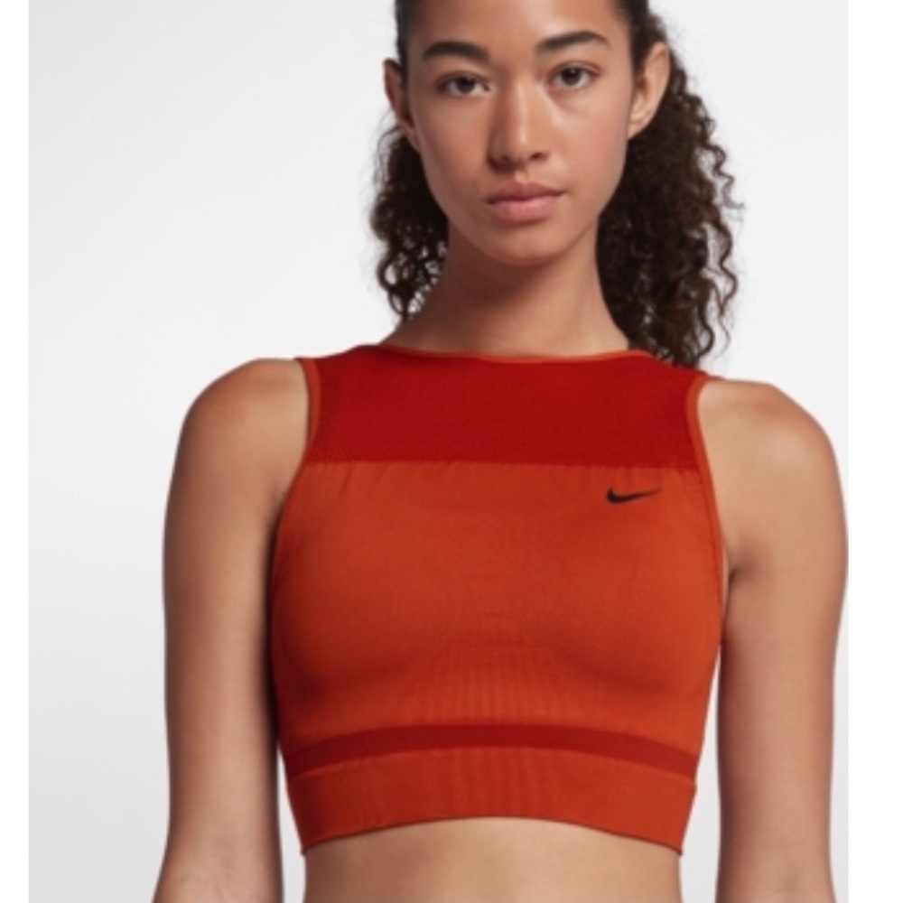 Women’s seamless training tank